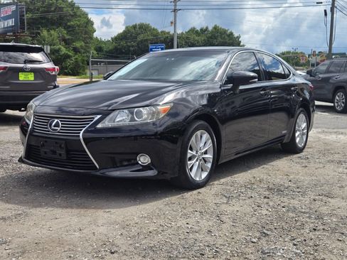 Used 2014 Lexus ES 300h w/ Luxury Package w/Bamboo Trim FWD image 2