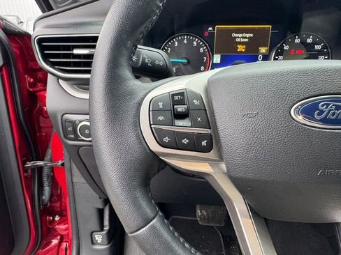 Used 2023 Ford Explorer XLT w/ Equipment Group 202A image 14