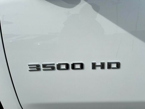 Used 2023 Chevrolet Silverado 3500 LT w/ Convenience Package image 9