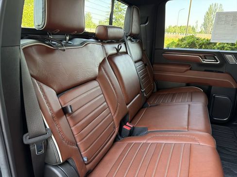 Used 2024 GMC Sierra 3500 Denali Ultimate AWD/4WD image 29