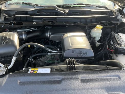 Used 2017 RAM 1500 Express AWD/4WD image 11