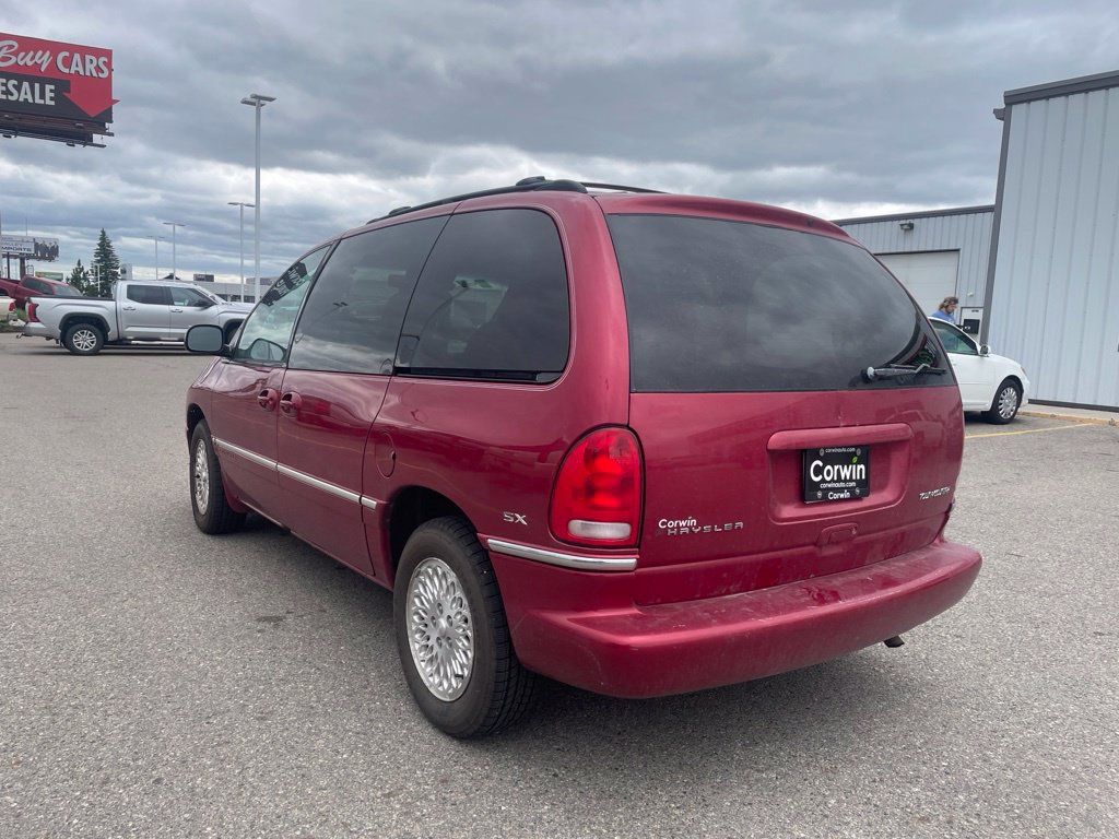 Used 1997 Chrysler Town & Country SX FWD image 8