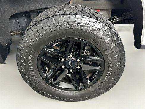 Used 2021 Chevrolet Silverado 1500 LT Trail Boss w/ Bed Protection Package image 11