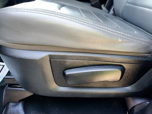 Used 2018 RAM 3500 Tradesman w/ Chrome Appearance Group image 27