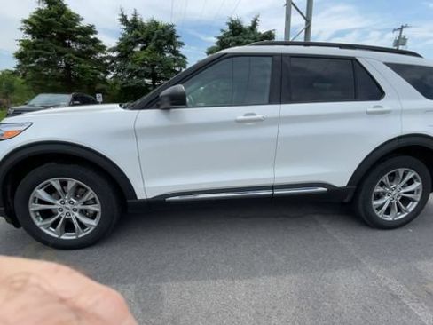 Certified 2023 Ford Explorer XLT w/ Equipment Group 202A AWD/4WD image 6