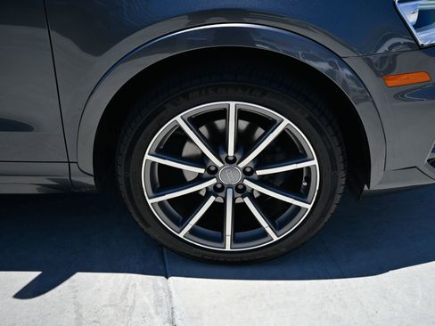 Used 2018 Audi Q3 2.0T Premium FWD image 38
