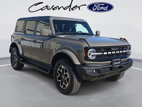 New 2026 Ford Bronco Outer Banks image 10
