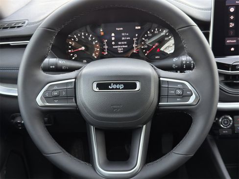 New 2026 Jeep Compass Latitude image 12