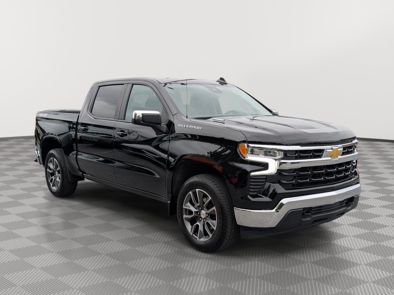 Used 2025 Chevrolet Silverado 1500 LT AWD/4WD image 7