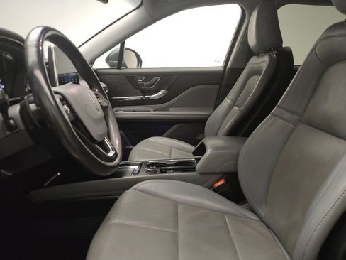 Used 2022 Lincoln Corsair AWD w/ Premium Package image 17