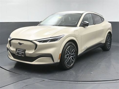 Used 2025 Ford Mustang Mach-E Premium image 3