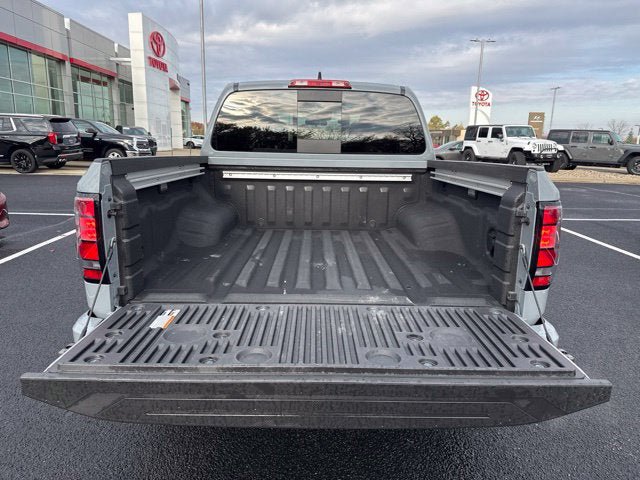 Used 2023 Nissan Frontier PRO-4X w/ Pro Convenience Package AWD/4WD image 12