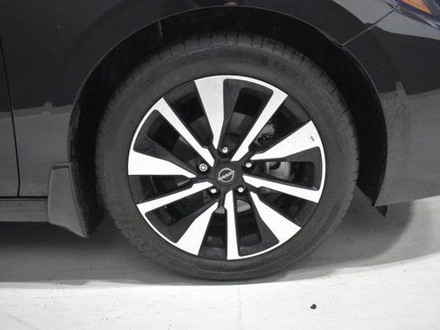 Certified 2025 Nissan Sentra SV w/ SV Premium Package image 8