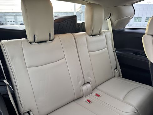 Certified 2019 INFINITI QX60 Luxe w/ Sensory Package image 23