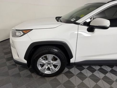 Used 2019 Toyota RAV4 XLE AWD/4WD image 12
