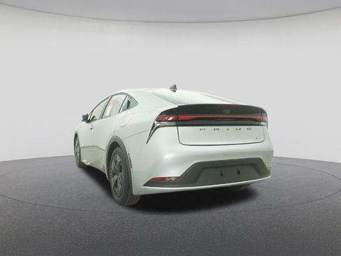 New 2026 Toyota Prius LE image 22