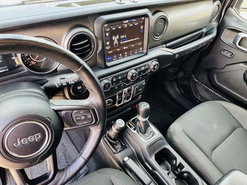 Used 2021 Jeep Wrangler Unlimited Sport AWD/4WD image 10