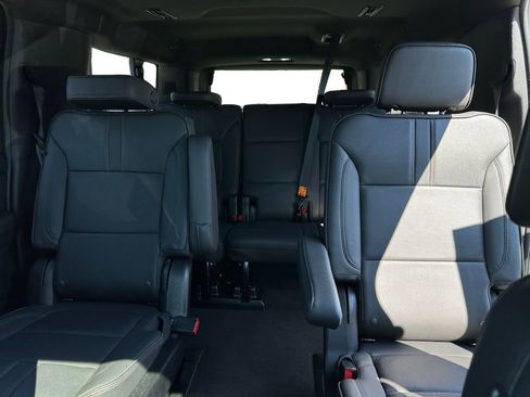 Used 2023 Chevrolet Suburban RST w/ Luxury Package image 10