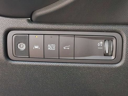 Used 2025 Chevrolet Equinox EV RS AWD/4WD image 9