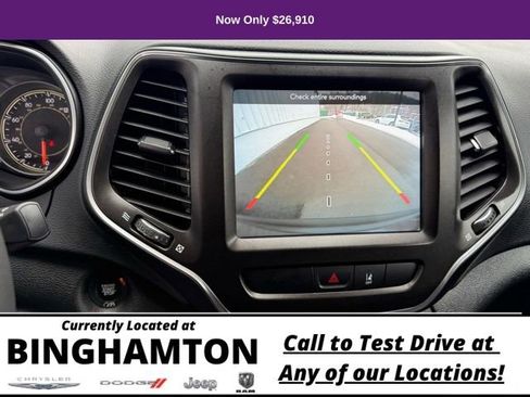 Used 2022 Jeep Cherokee Trailhawk image 19