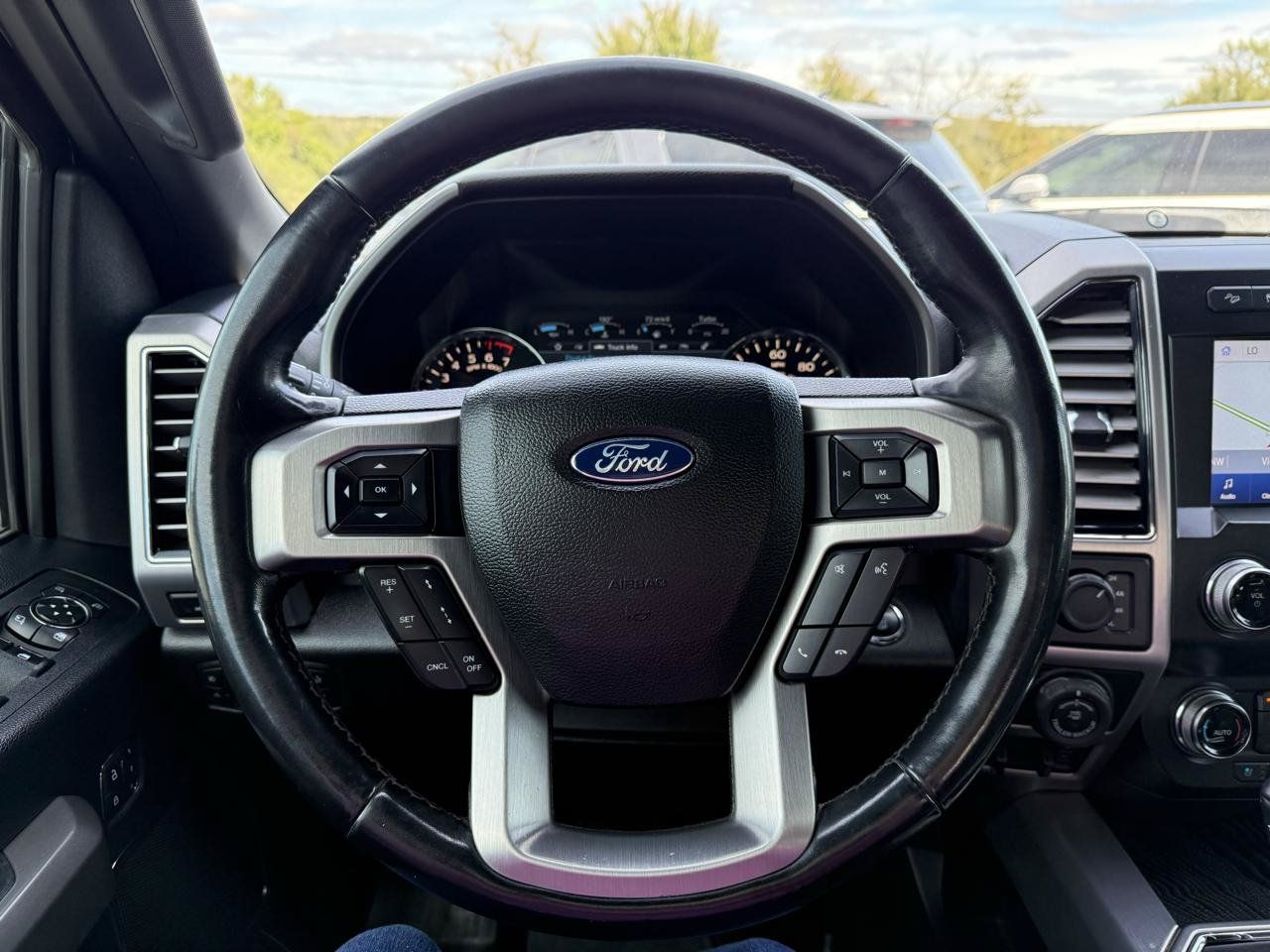Used 2019 Ford F150 Platinum w/ Equipment Group 701A Luxury AWD/4WD image 23