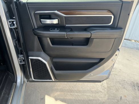 Used 2022 RAM 2500 Laramie w/ Body Color Bumper Group RWD image 14
