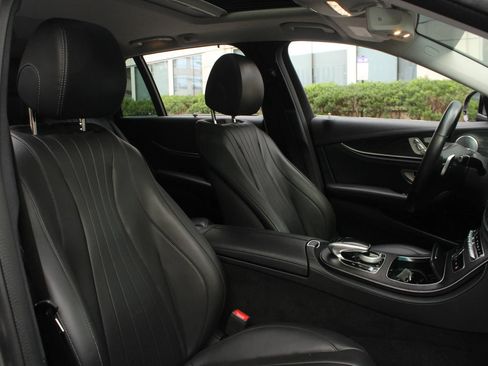 Used 2018 Mercedes-Benz E 400 4MATIC Wagon w/ Premium 3 Package image 28