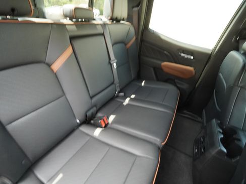 Used 2026 GMC Canyon AT4 w/ Technology Plus Package AWD/4WD image 27
