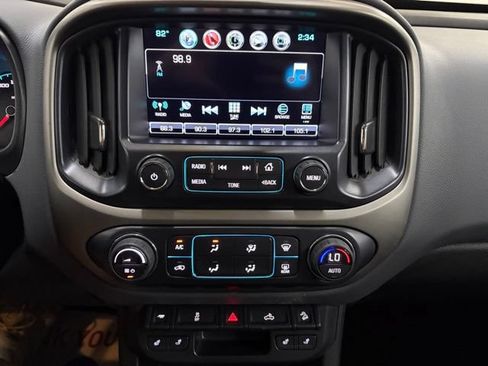 Used 2018 Chevrolet Colorado Z71 AWD/4WD image 33