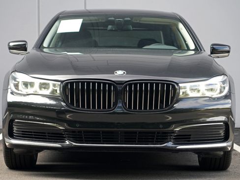 Used 2019 BMW 740i RWD image 6