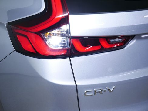 Used 2025 Honda CR-V EX-L image 17