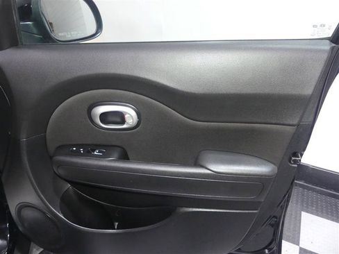 Used 2017 Kia Soul w/ Convenience Package image 18