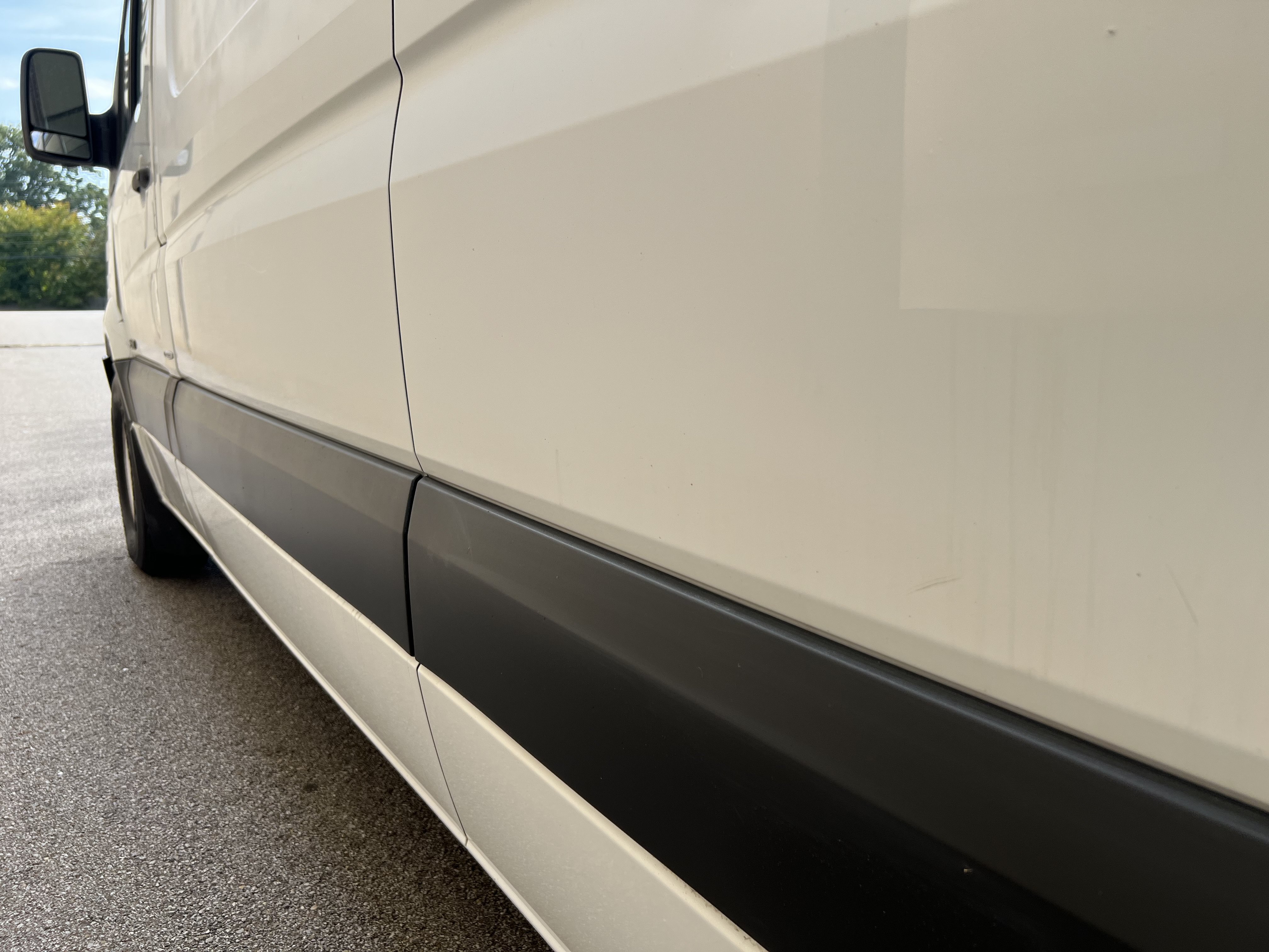 Used 2011 Mercedes-Benz Sprinter 2500 image 29