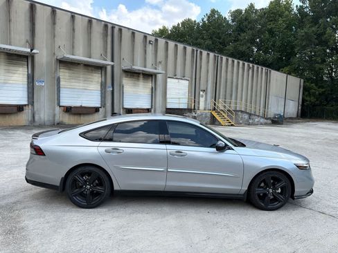 Used 2023 Honda Accord Sport image 13
