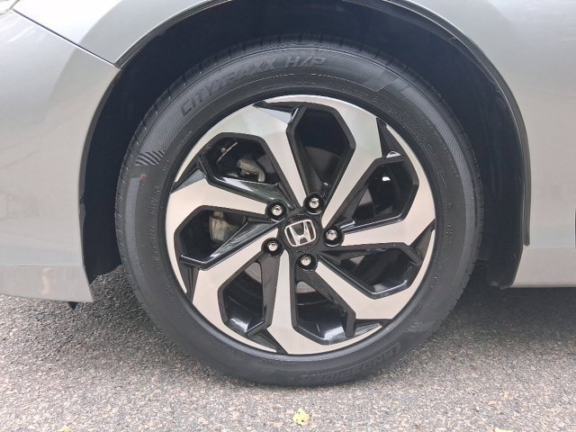 Used 2017 Honda Accord EX image 9