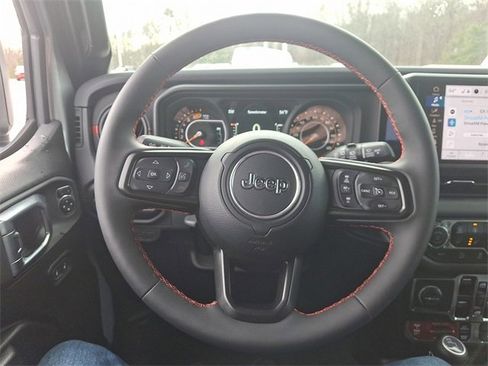 Used 2024 Jeep Wrangler Rubicon w/ Technology Group image 19