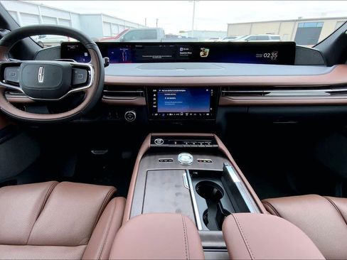 New 2026 Lincoln Navigator L Reserve AWD/4WD image 5