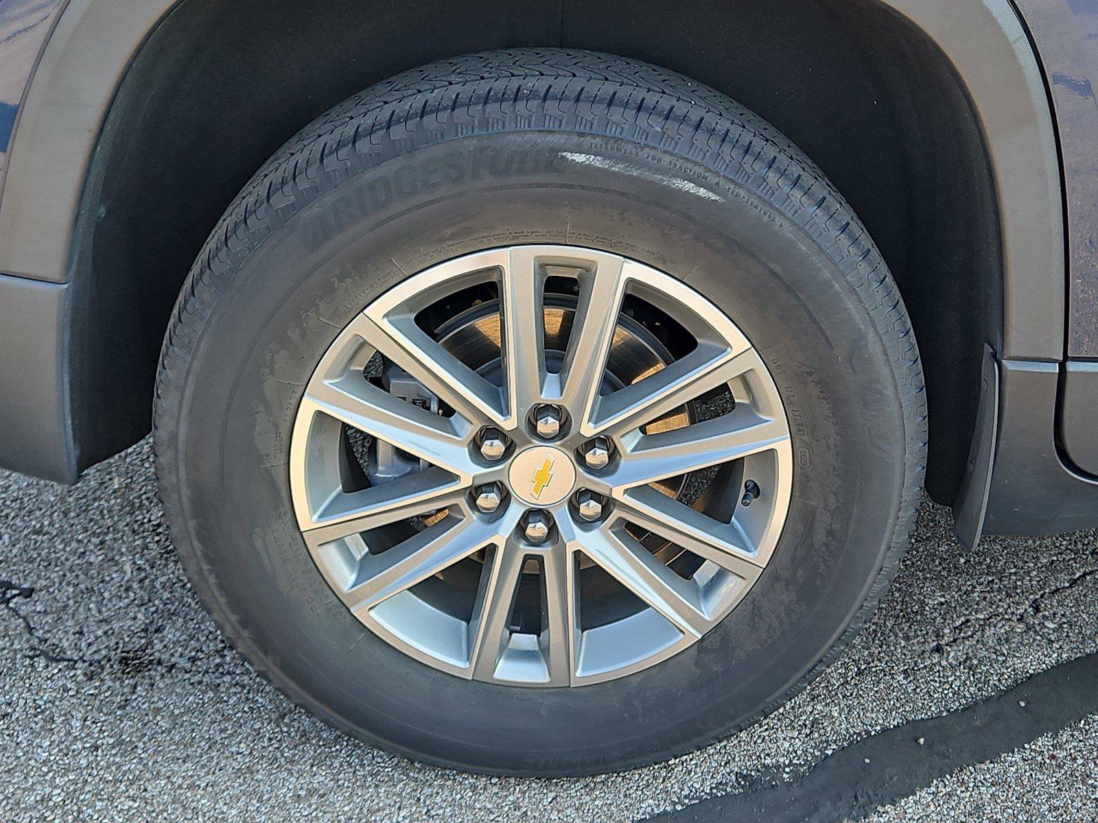 Used 2023 Chevrolet Traverse LT FWD image 5