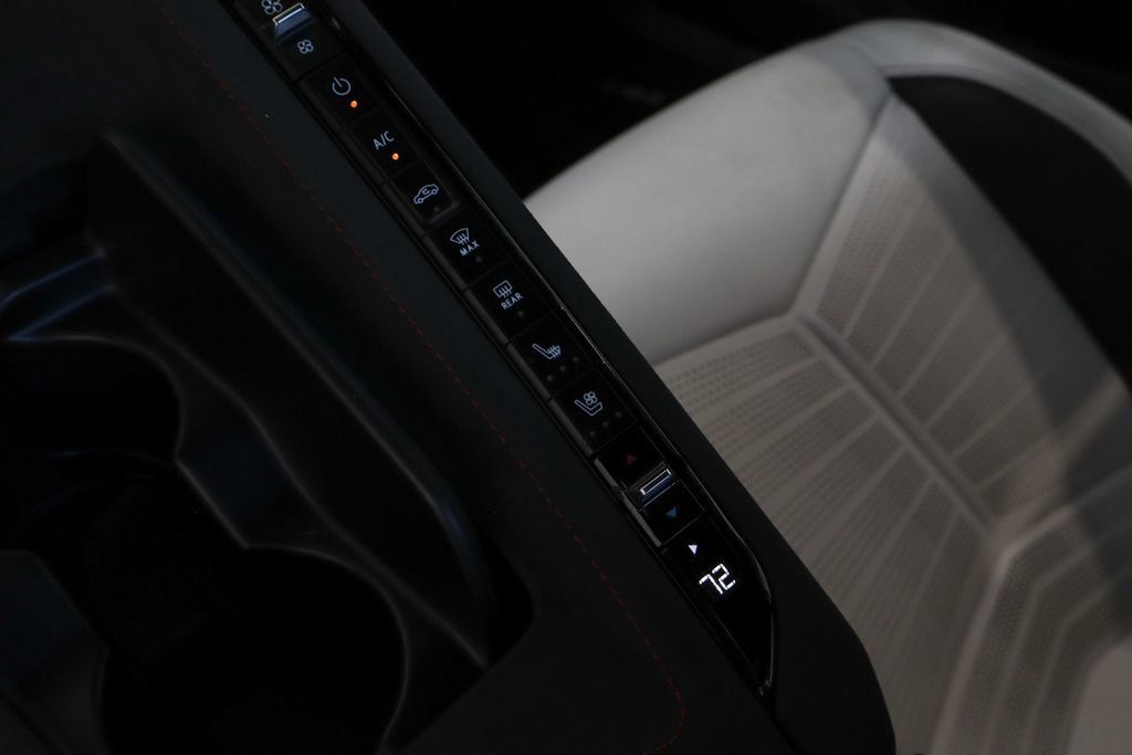 Used 2023 Chevrolet Corvette Stingray Premium Conv w/ Z51 Performance Package RWD image 40