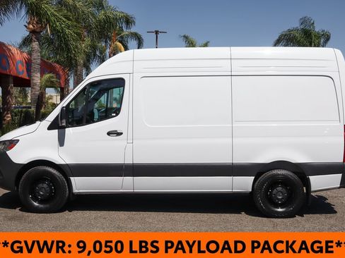 Used 2025 Mercedes-Benz Sprinter 2500 image 5