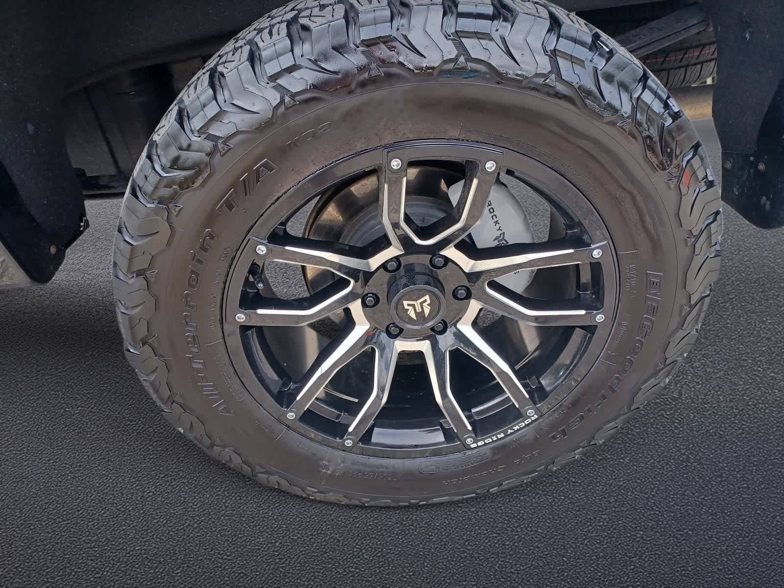 Used 2022 Chevrolet Silverado 1500 RST AWD/4WD image 25