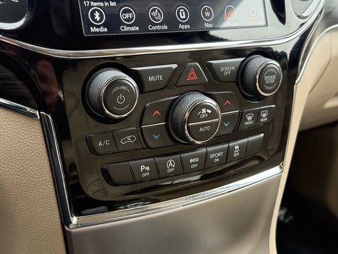 Used 2020 Jeep Grand Cherokee Limited image 45