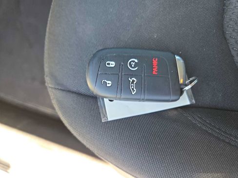 Used 2020 Jeep Renegade Altitude AWD/4WD image 28