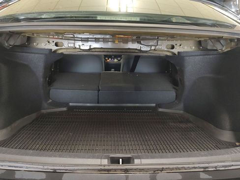 Used 2020 Toyota Corolla LE FWD image 19
