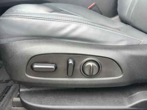 Used 2020 Buick Enclave Essence w/ Sound and Sites Package image 10