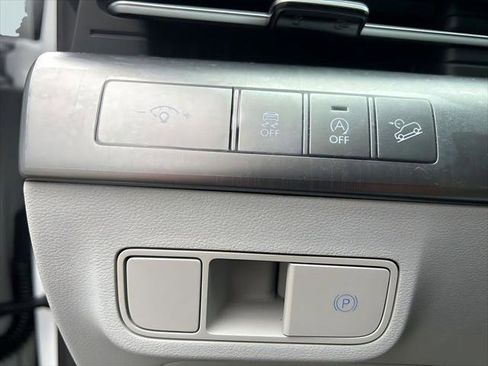 New 2026 Hyundai Kona SE image 18