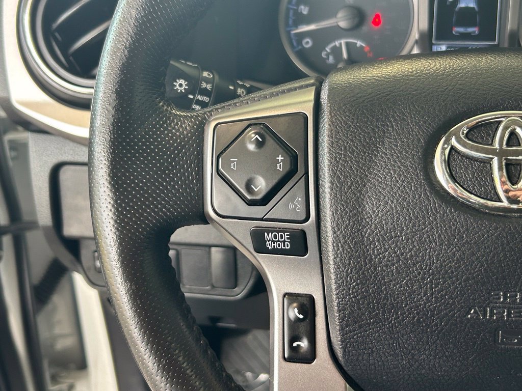 Used 2021 Toyota Tacoma SR5 RWD image 38