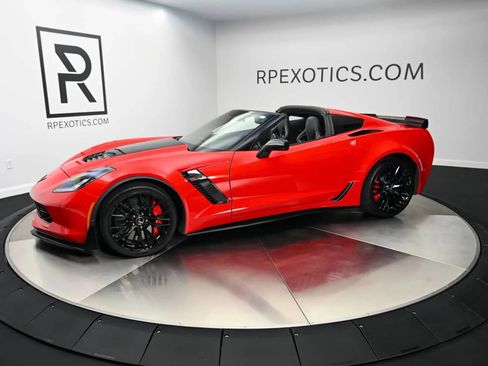 Used 2015 Chevrolet Corvette Z06 w/ 3LZ Preferred Equipment Group RWD image 50