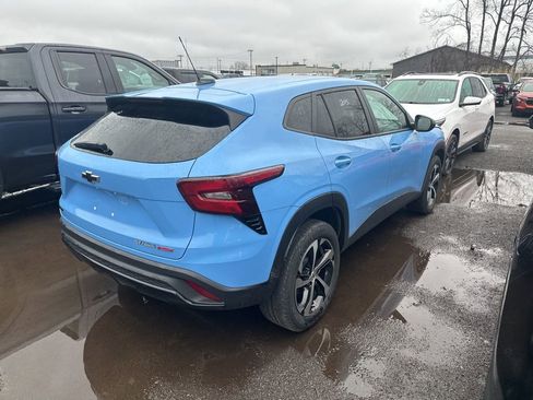 Used 2024 Chevrolet Trax RS w/ Driver Confidence Package image 2