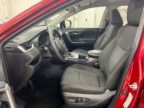 Used 2025 Toyota RAV4 XLE AWD/4WD image 20